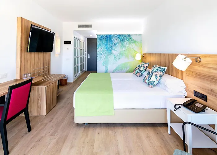 Costa Calero Thalasso & פוארטו קאלרו