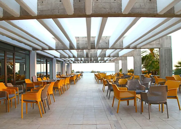 Costa Calero Thalasso & מלון 4*