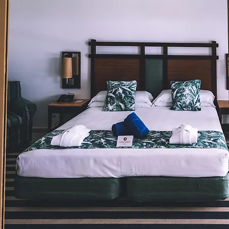 Costa Calero Thalasso & 4* 푸에르토카레로